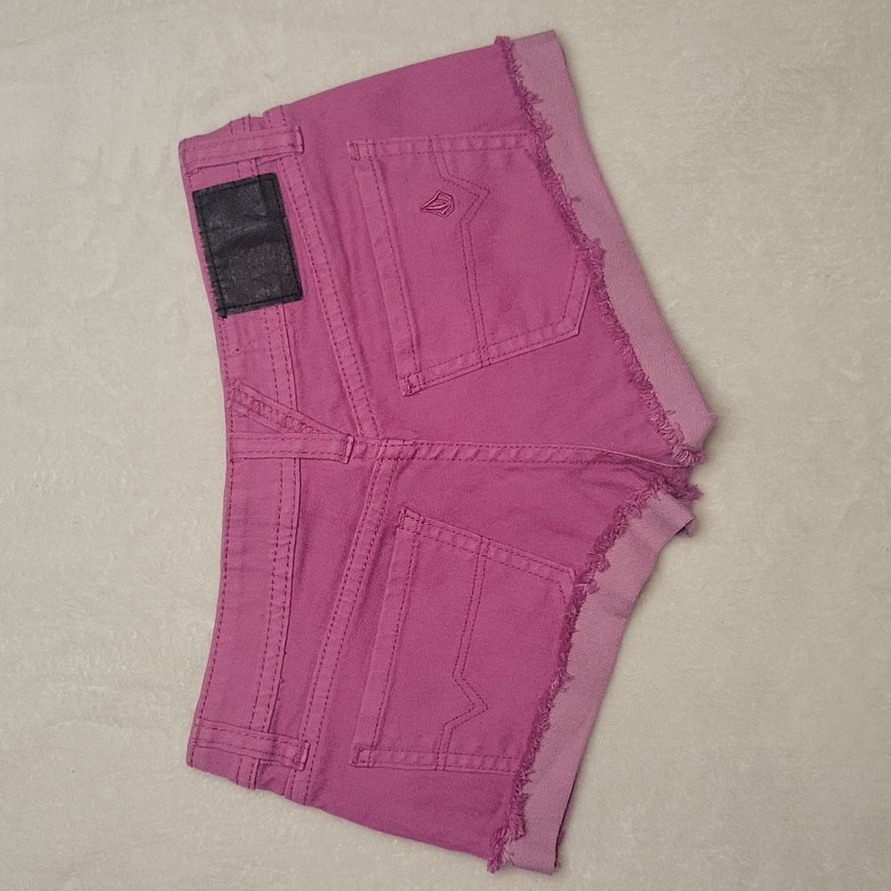 Volcom Shorts - Picture 2 of 8